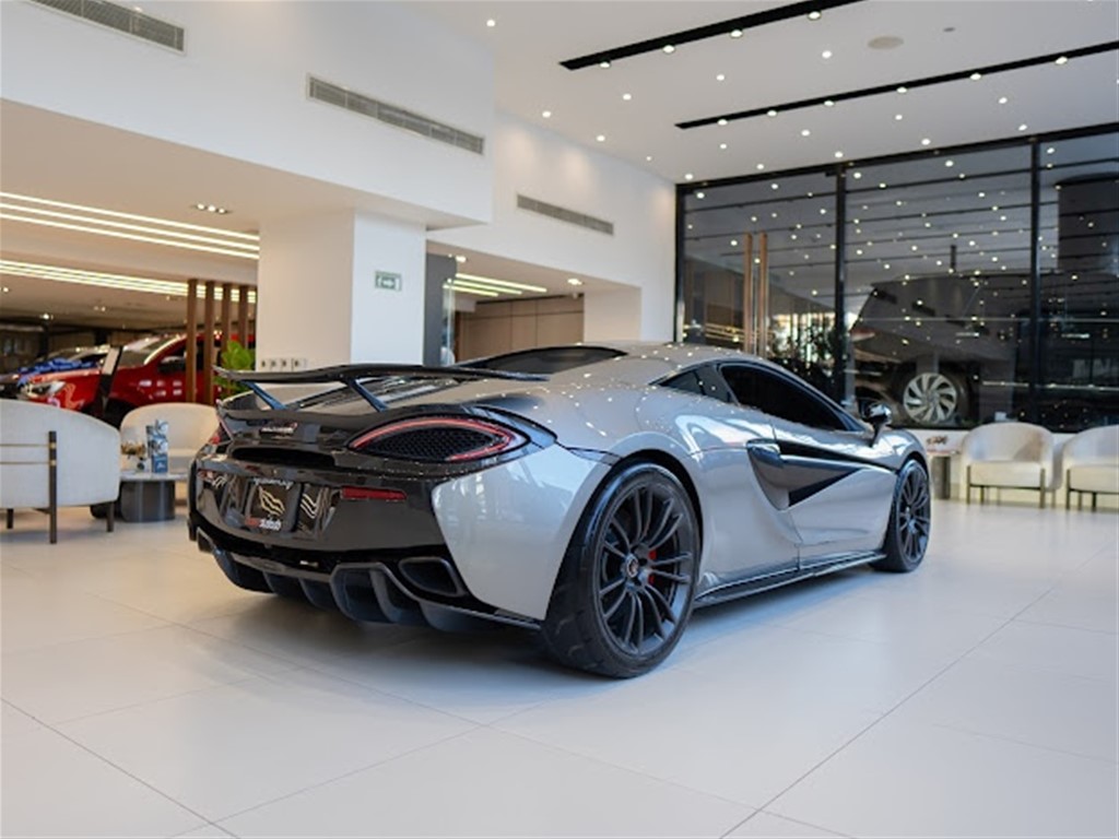 McLaren 570 Coupé/Deportivo 2016