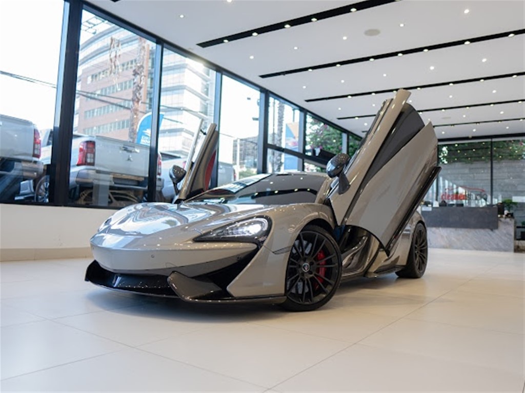 McLaren 570 Coupé/Deportivo 2016