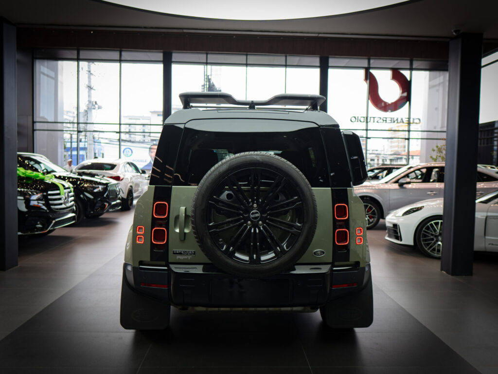 Land Rover Defender Jeep 2020