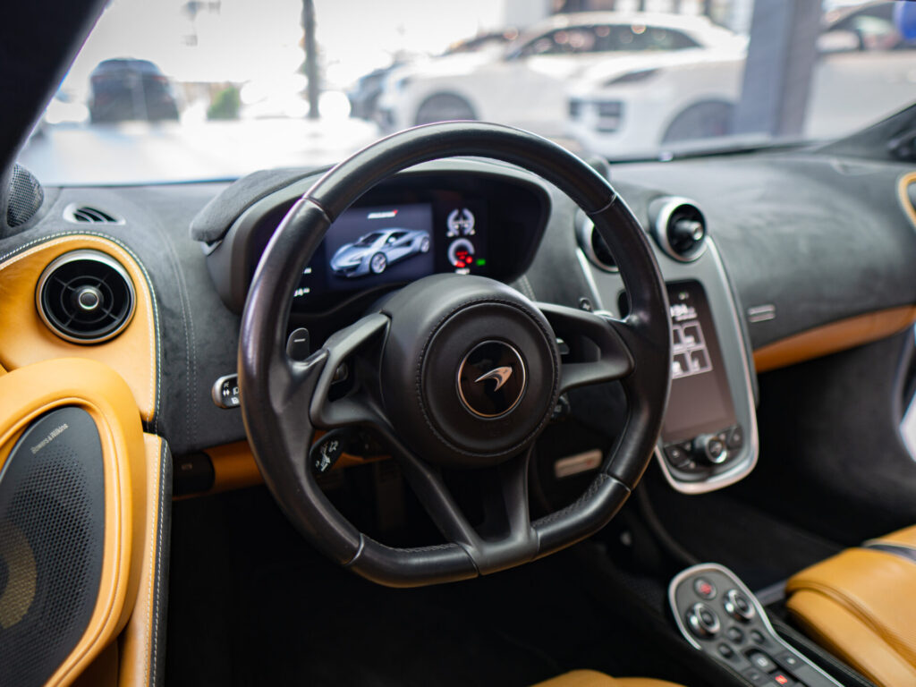 McLaren 570 Coupe 2019