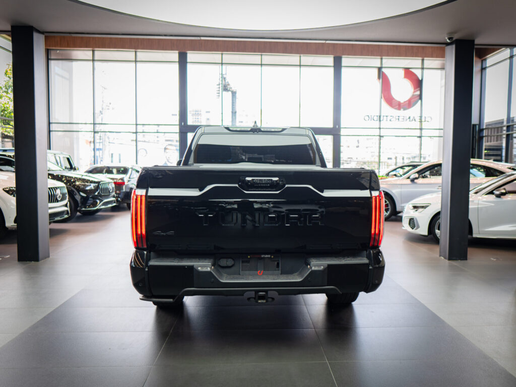 Toyota Tundra Camioneta 2023