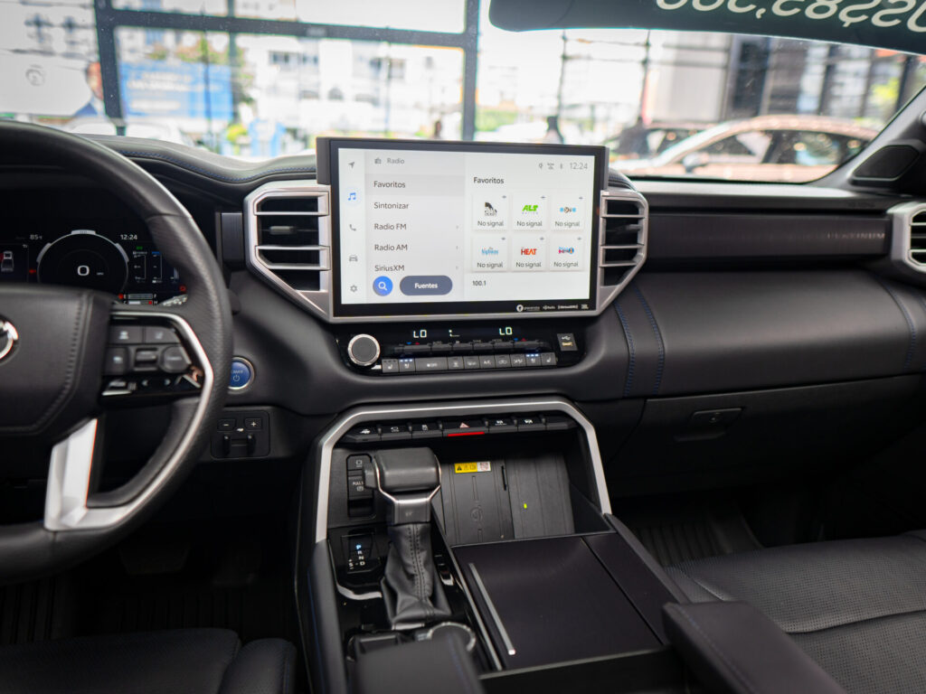 Toyota Tundra Camioneta 2023