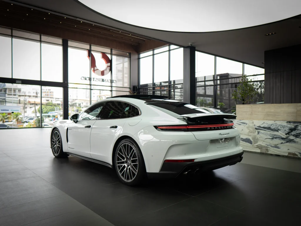 Porsche Panamera 2025
