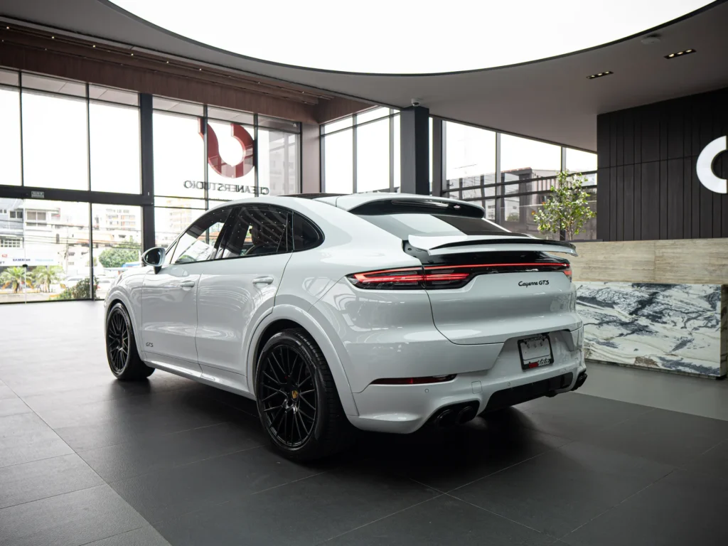 Porsche Cayenne 2021