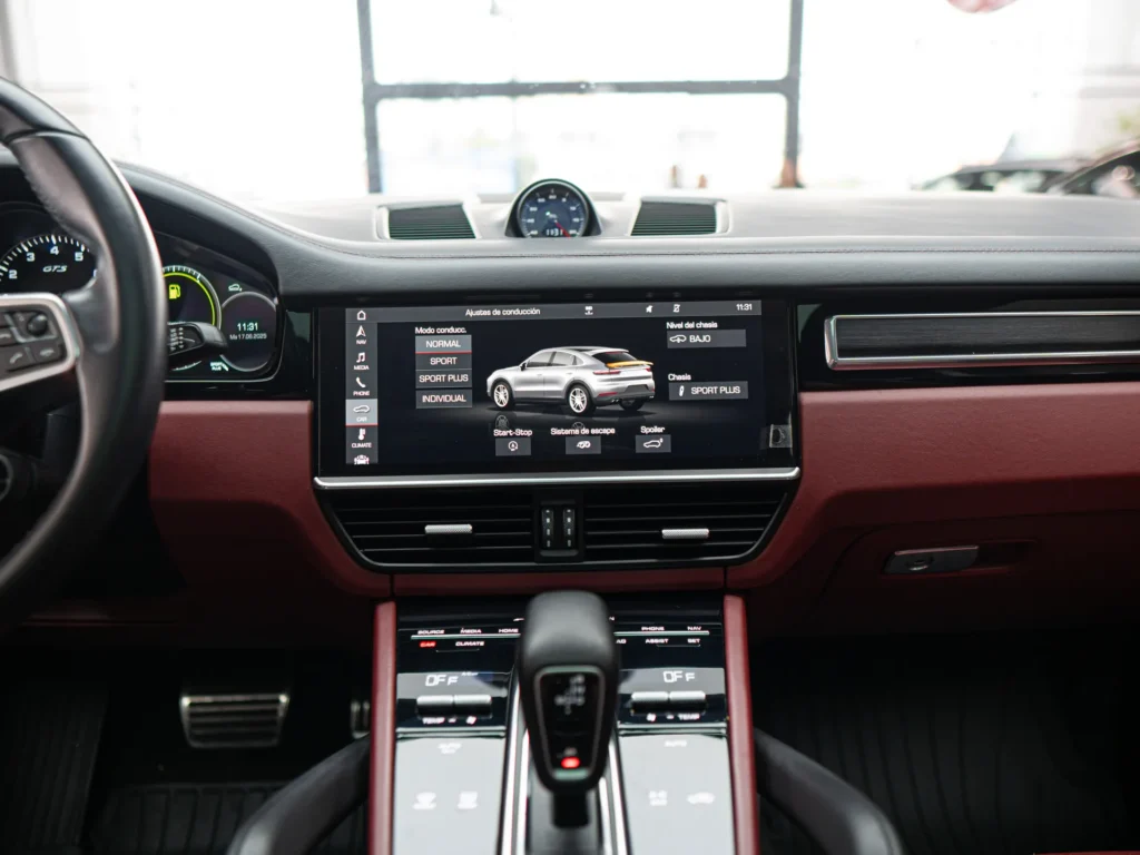 Porsche Cayenne 2021