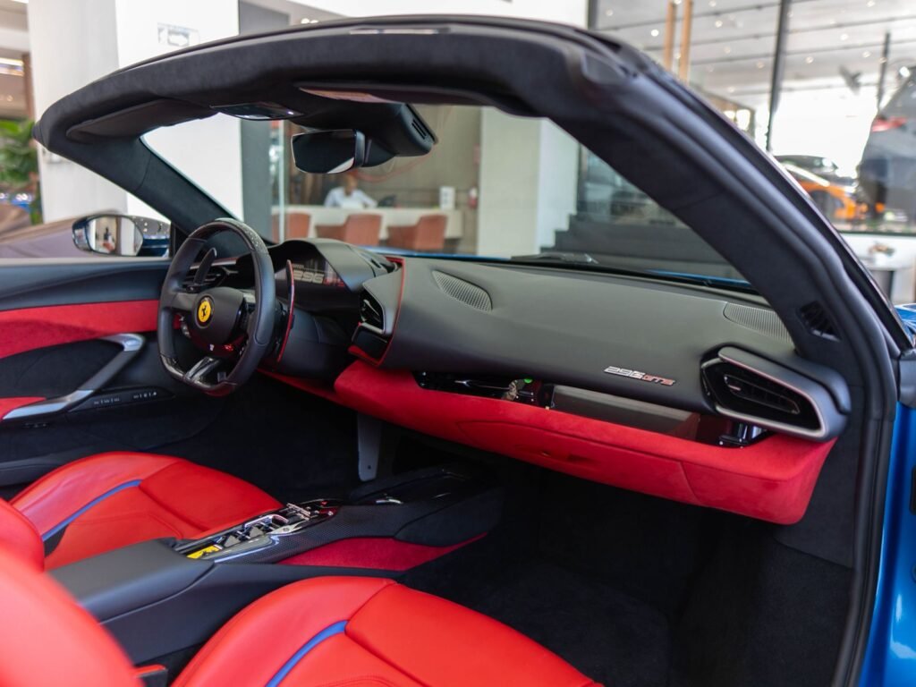 Ferrari 296 GTS Spider Coupé/Deportivo 2024
