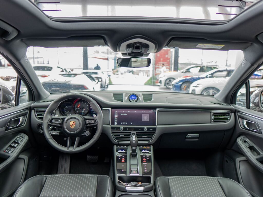 Porsche Macan T SUV 2025