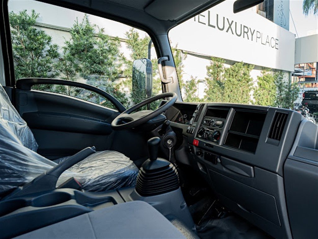 Isuzu NPR 14 pies