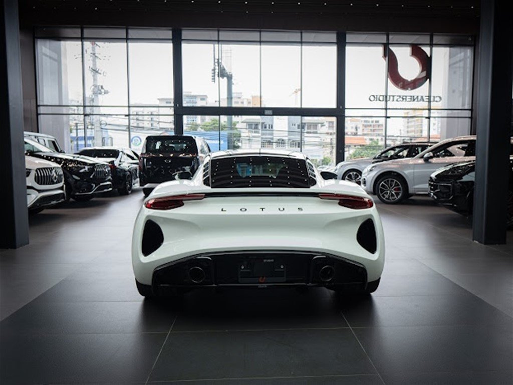 Lotus Emira