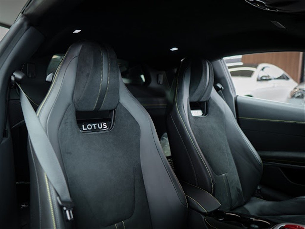 Lotus Emira