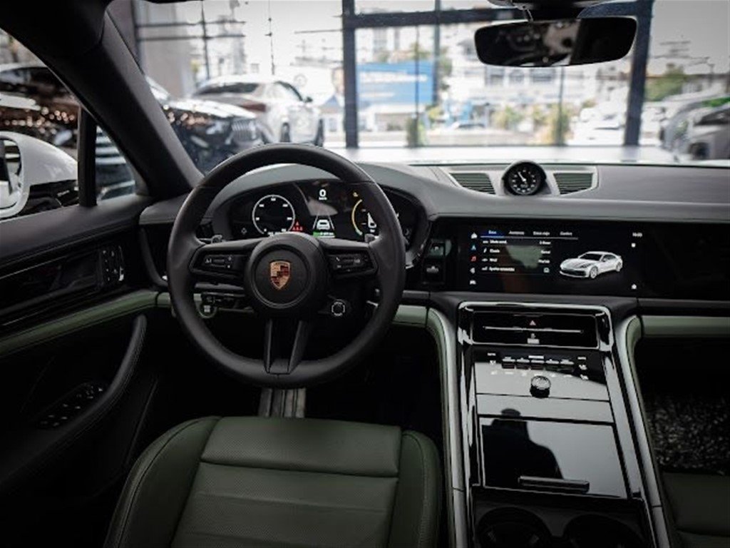 Porsche Panamera 4
