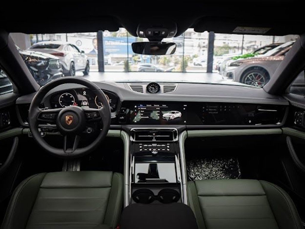 Porsche Panamera 4