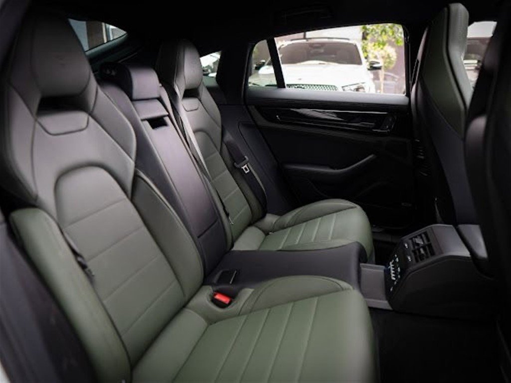 Porsche Panamera 4