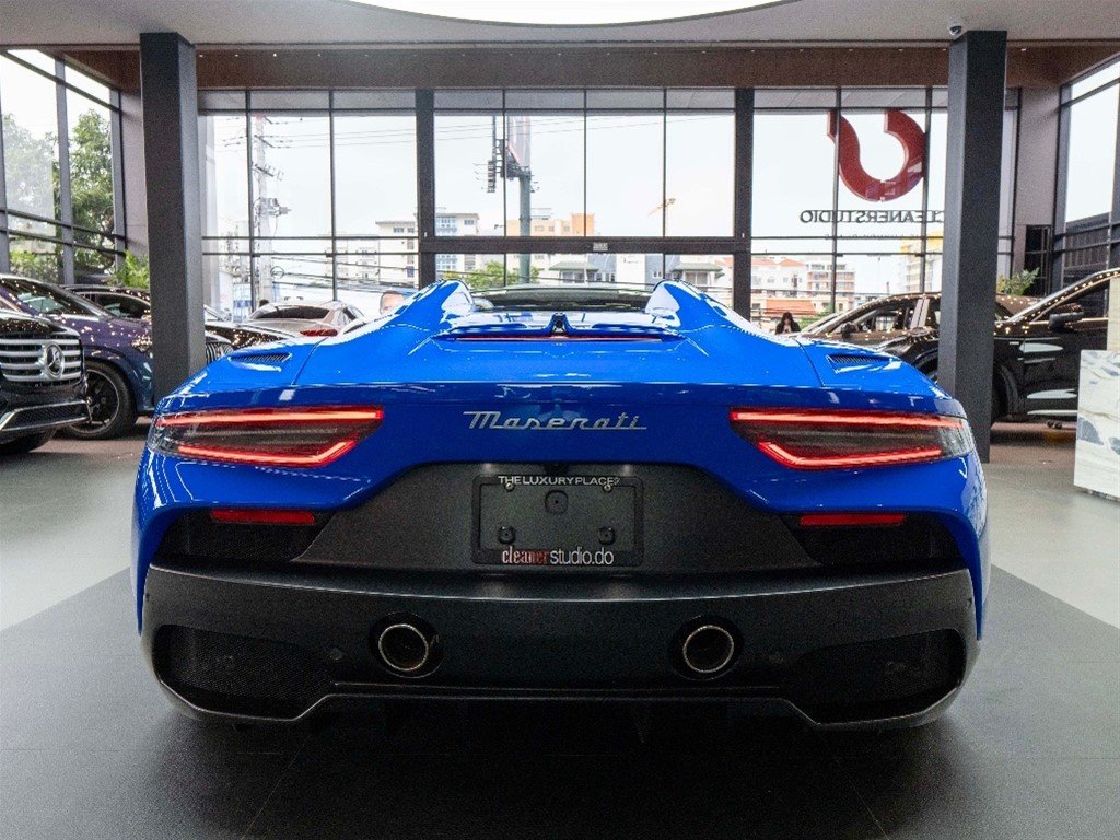 Maserati MC20