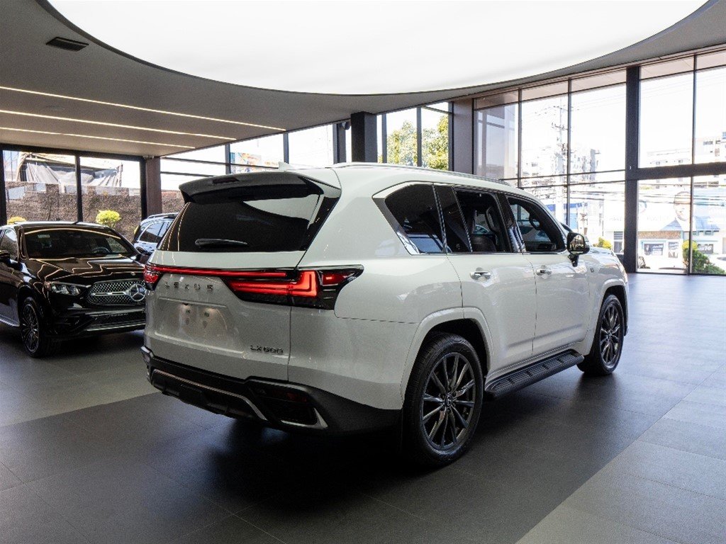 Lexus LX 600 F Sport