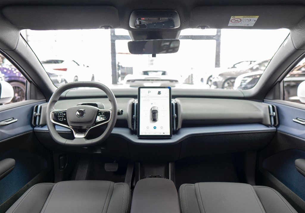 Volvo EX30 Core
