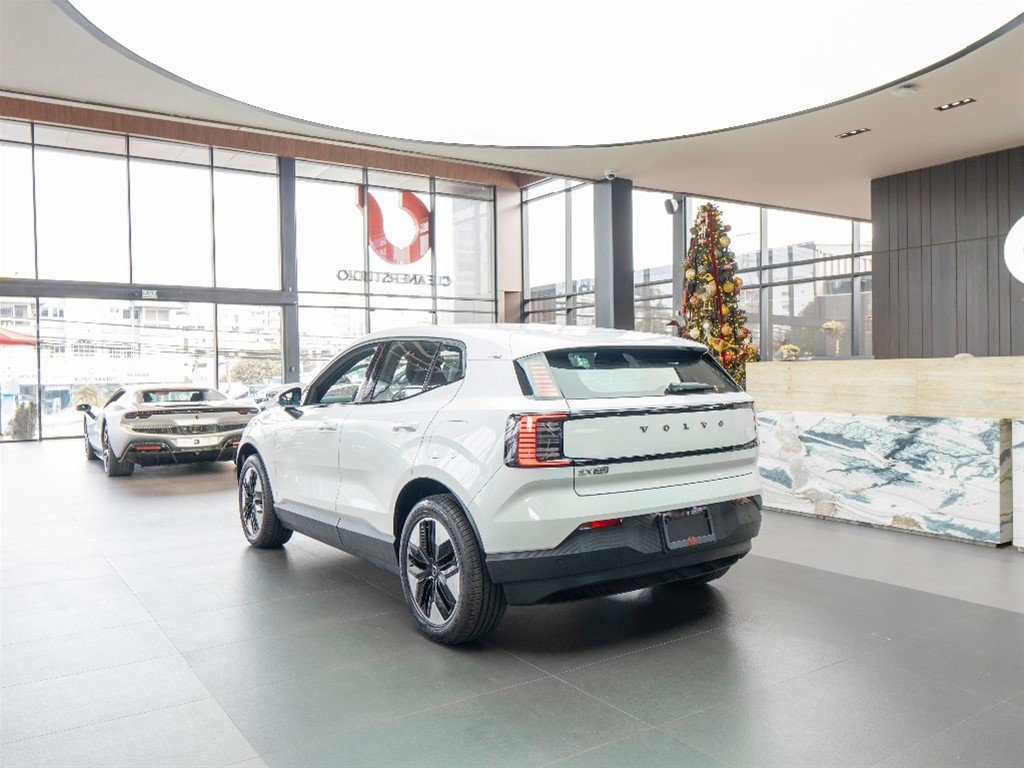 Volvo EX30 Core
