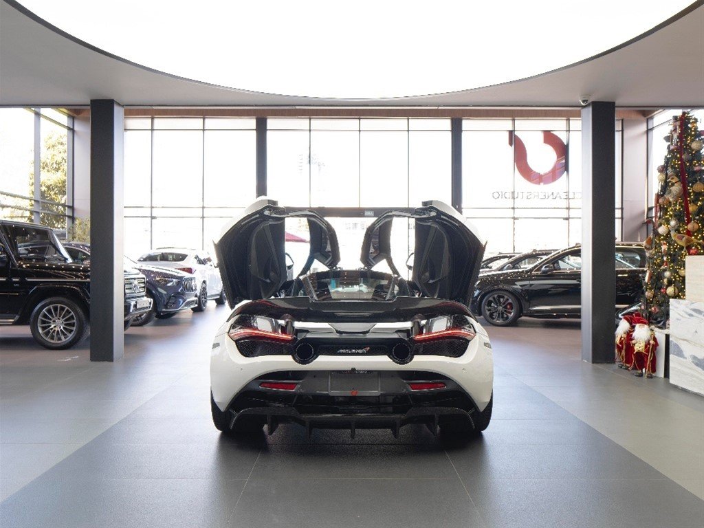 McLaren 720
