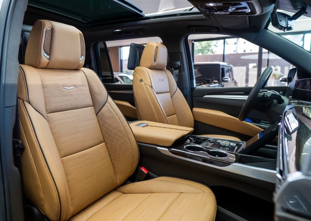 Cadillac Escalade Premium Luxury Long