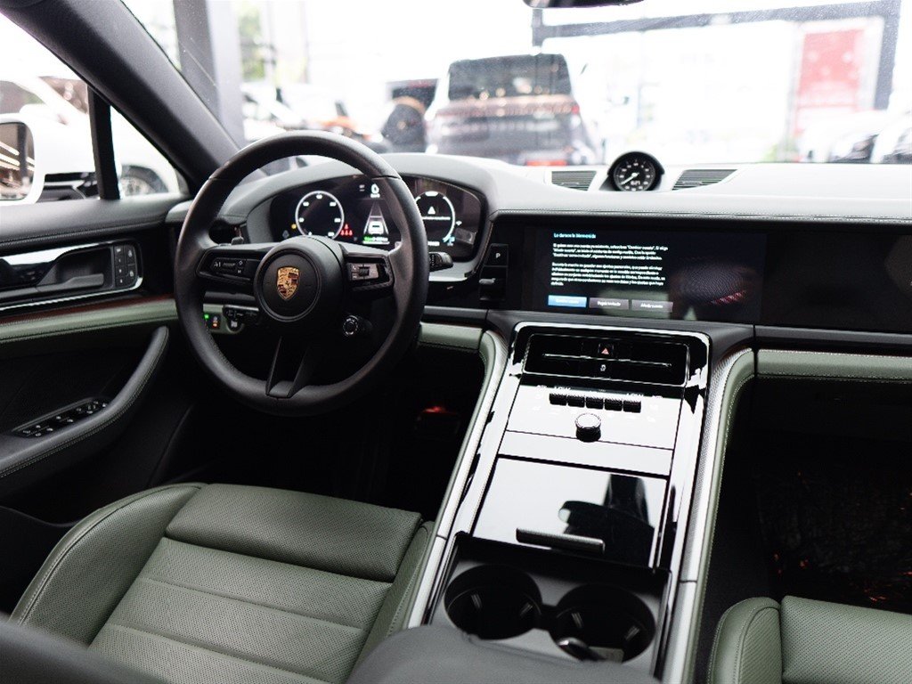 Porsche Panamera 4