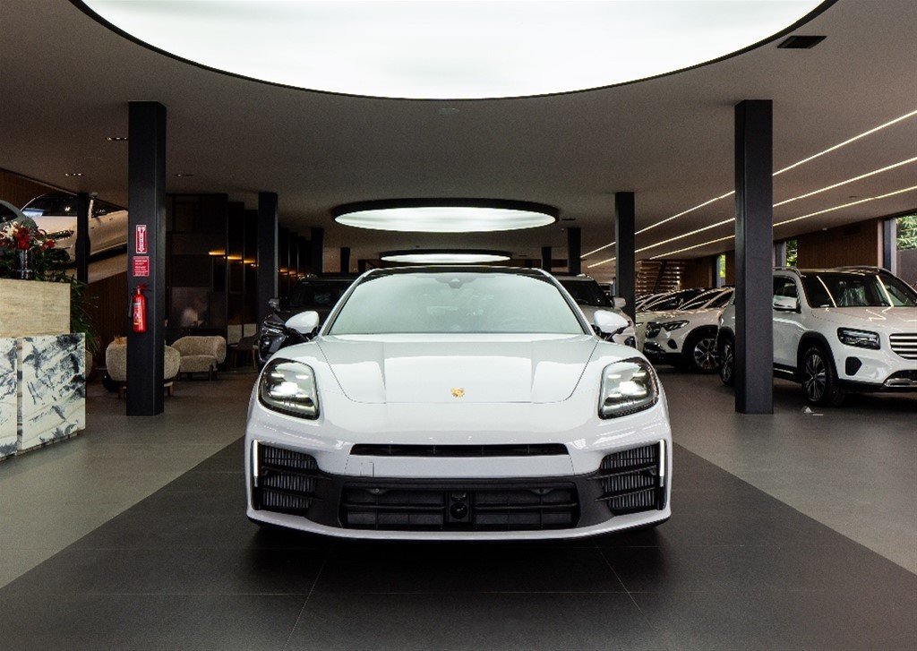 Porsche Panamera 4