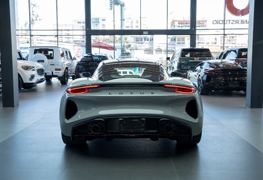 Lotus Emira