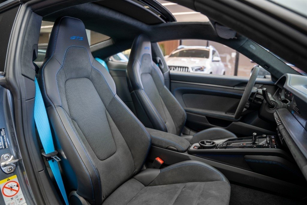 Porsche 911 Carrera GTS