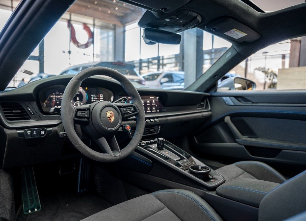Porsche 911 Carrera GTS