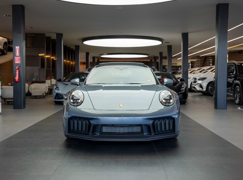 Porsche 911 Carrera GTS