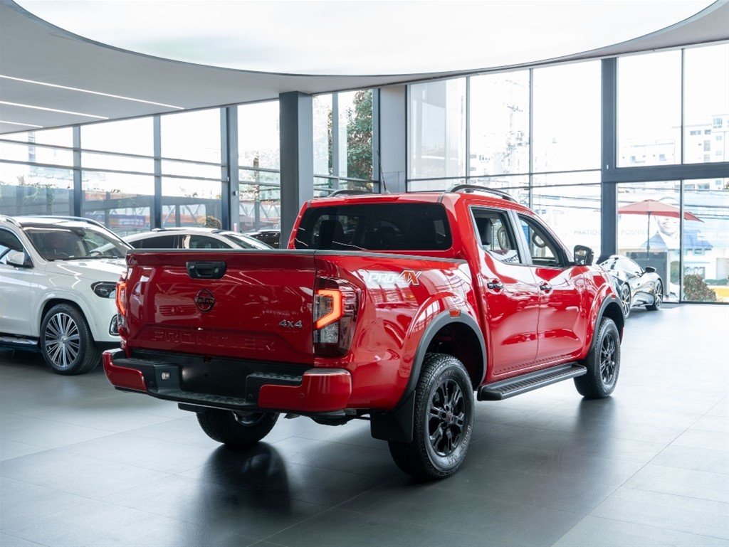 Nissan Frontier Pro-4X — foto 2