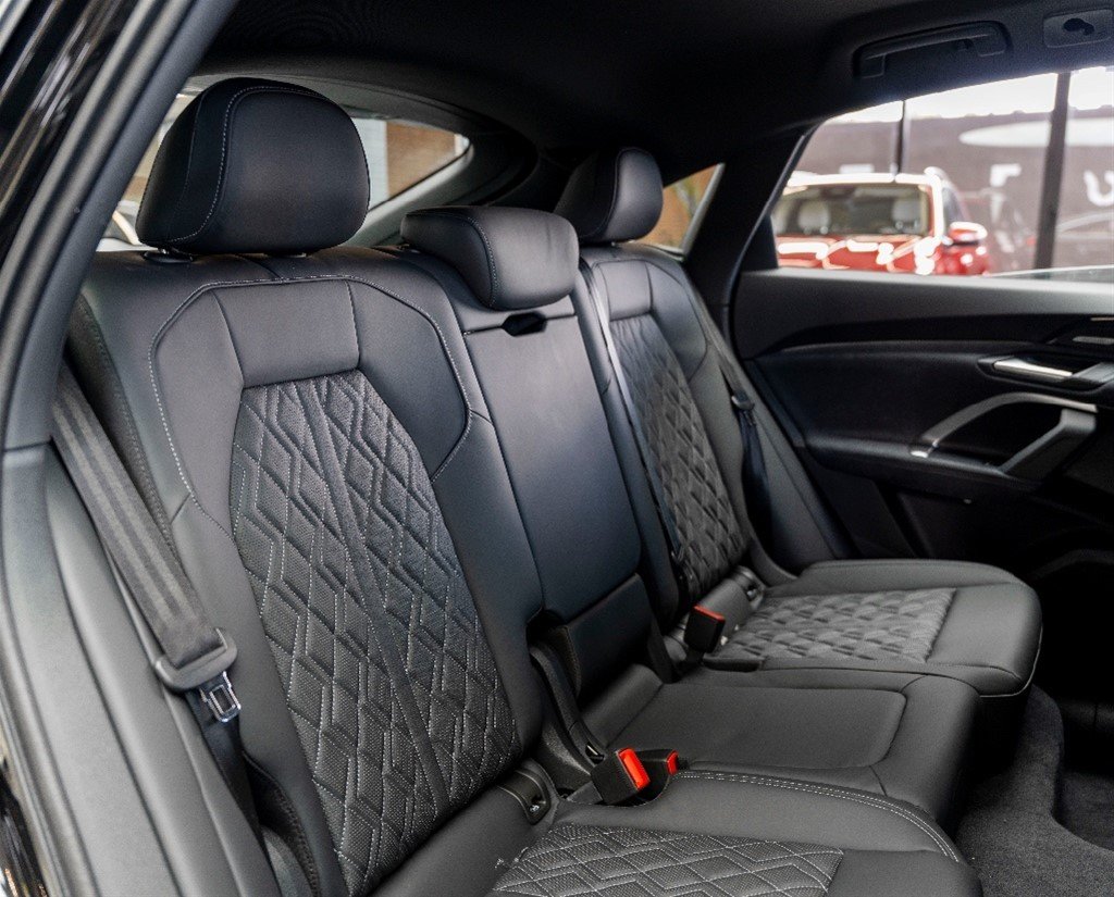 Audi Q5 Sportback — foto 8