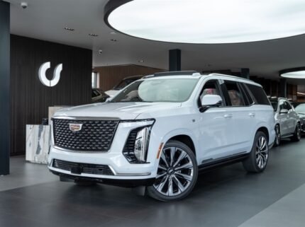 Cadillac Escalade Luxury Short