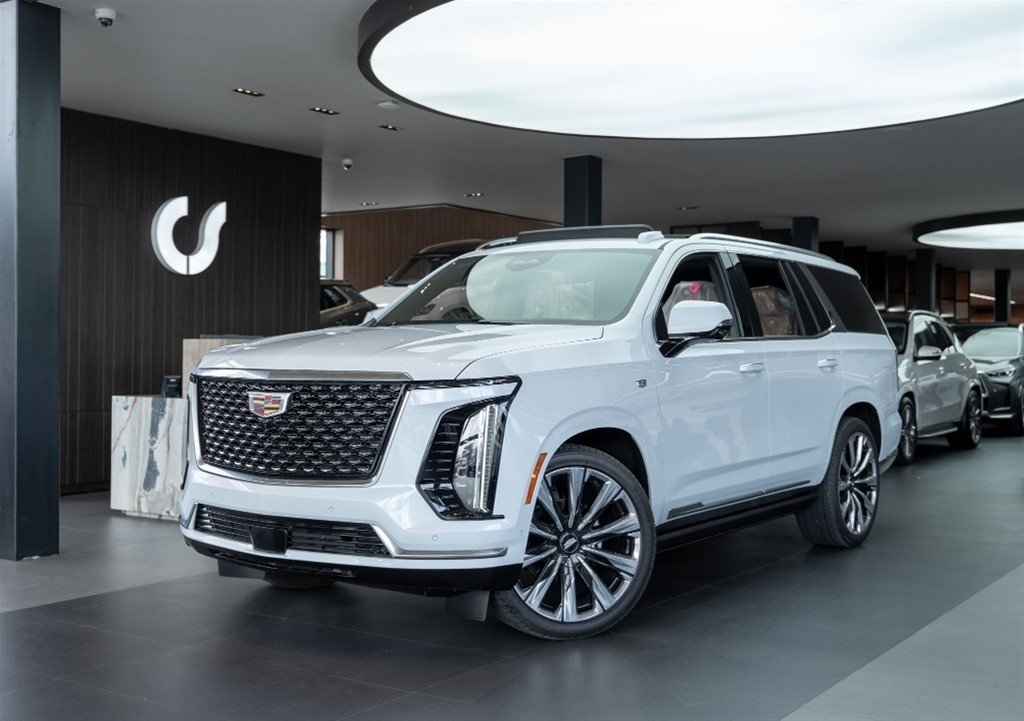 Cadillac Escalade Luxury Short