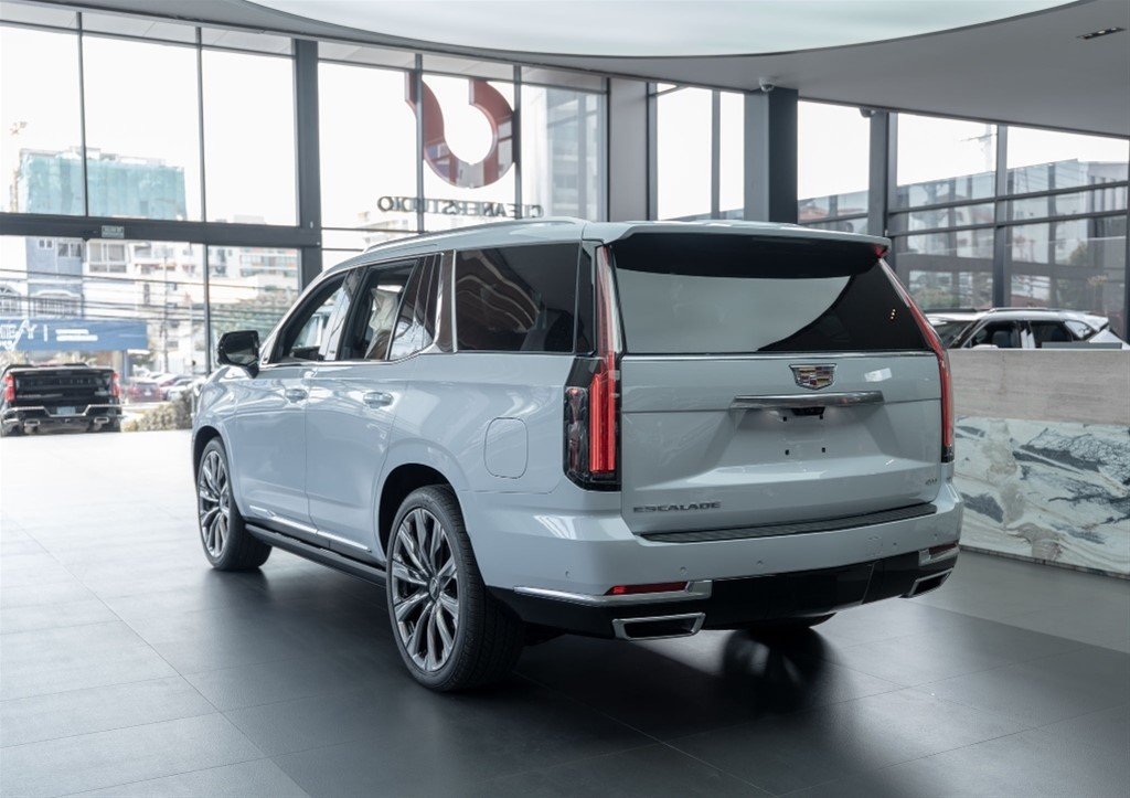 Cadillac Escalade Luxury Short — foto 11