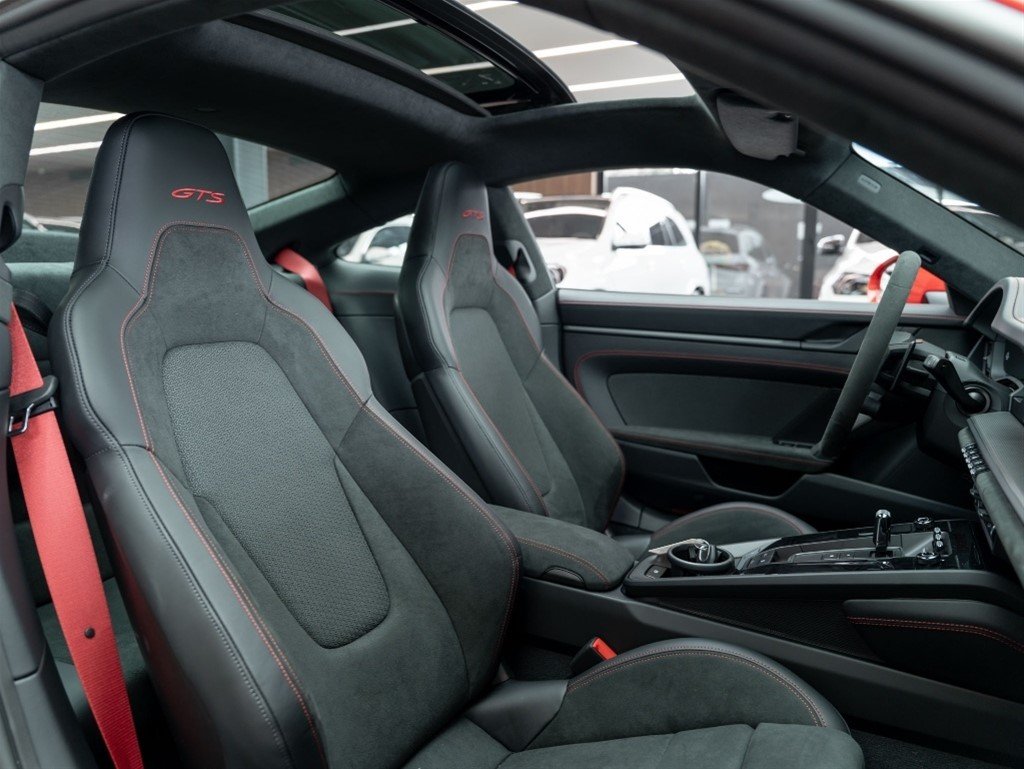 Porsche 911 Carrera GTS — foto 7