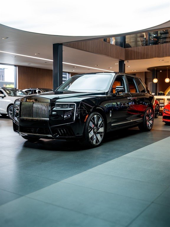 Rolls Royce Cullinan — foto 2