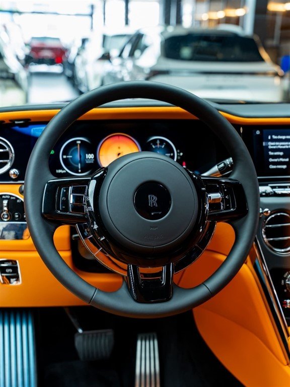 Rolls Royce Cullinan — foto 9