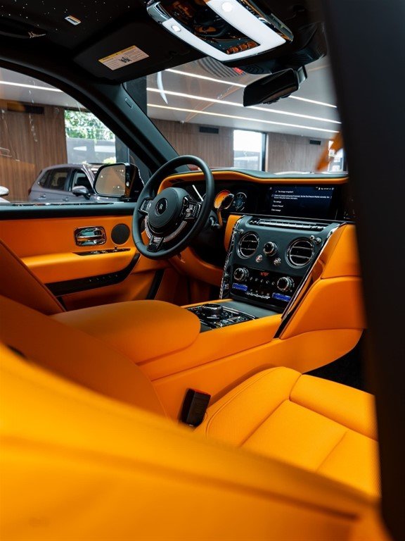Rolls Royce Cullinan — foto 10