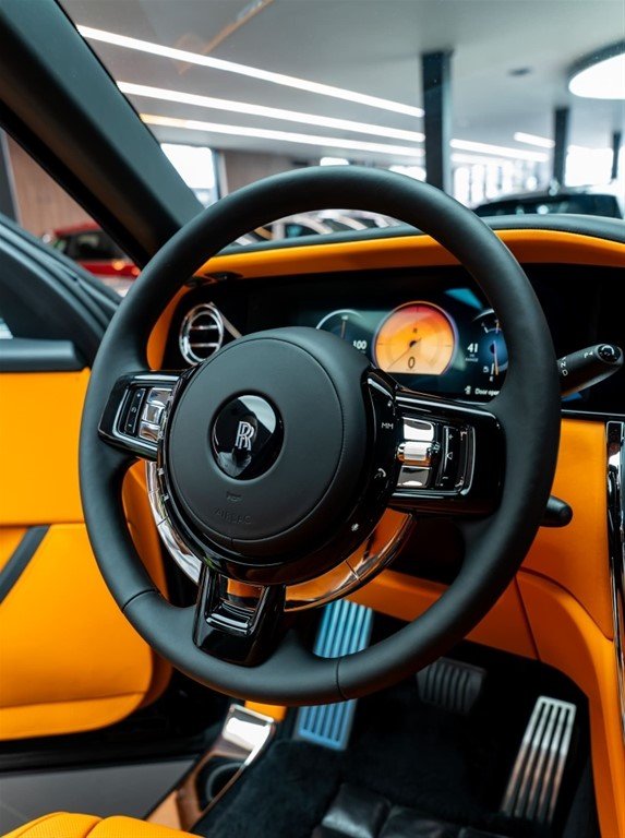 Rolls Royce Cullinan — foto 11