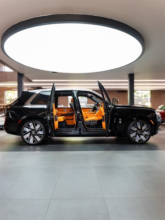 Rolls Royce Cullinan — foto 12