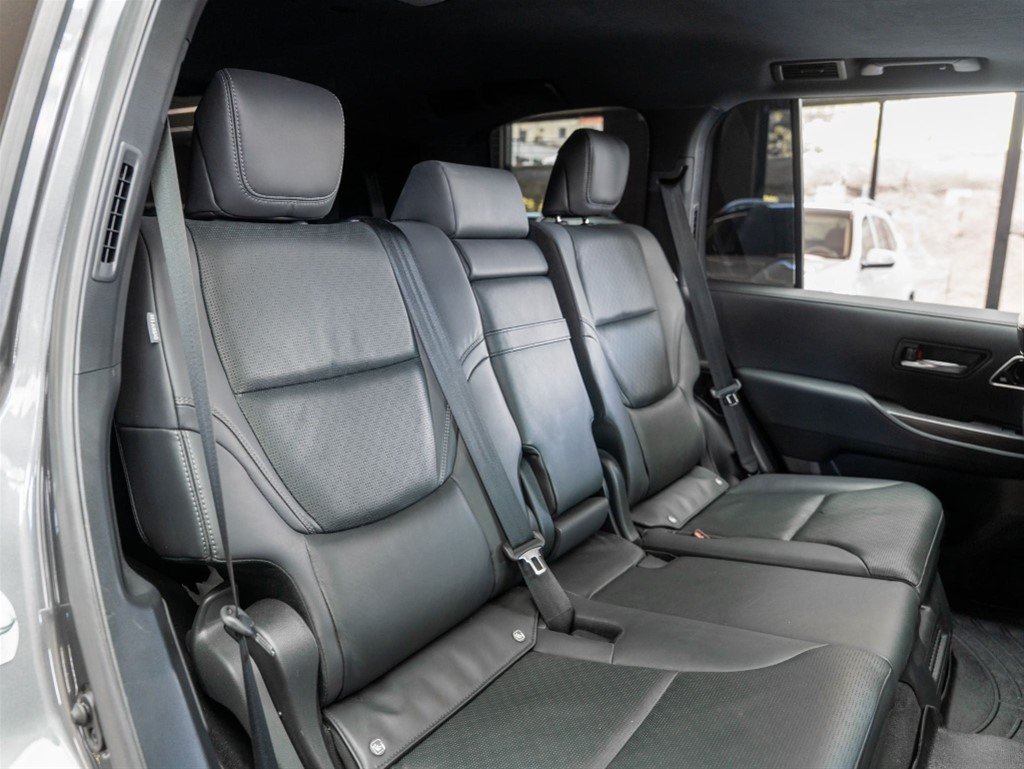 Toyota Land Cruiser 300 VX-R — foto 9