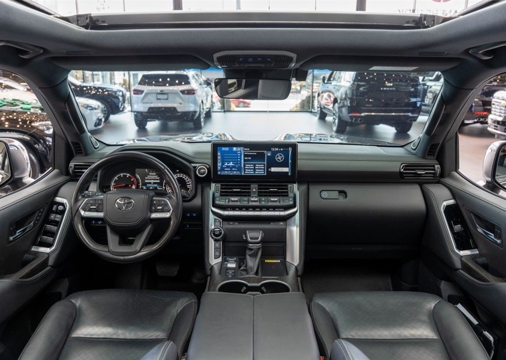 Toyota Land Cruiser 300 VX-R — foto 10
