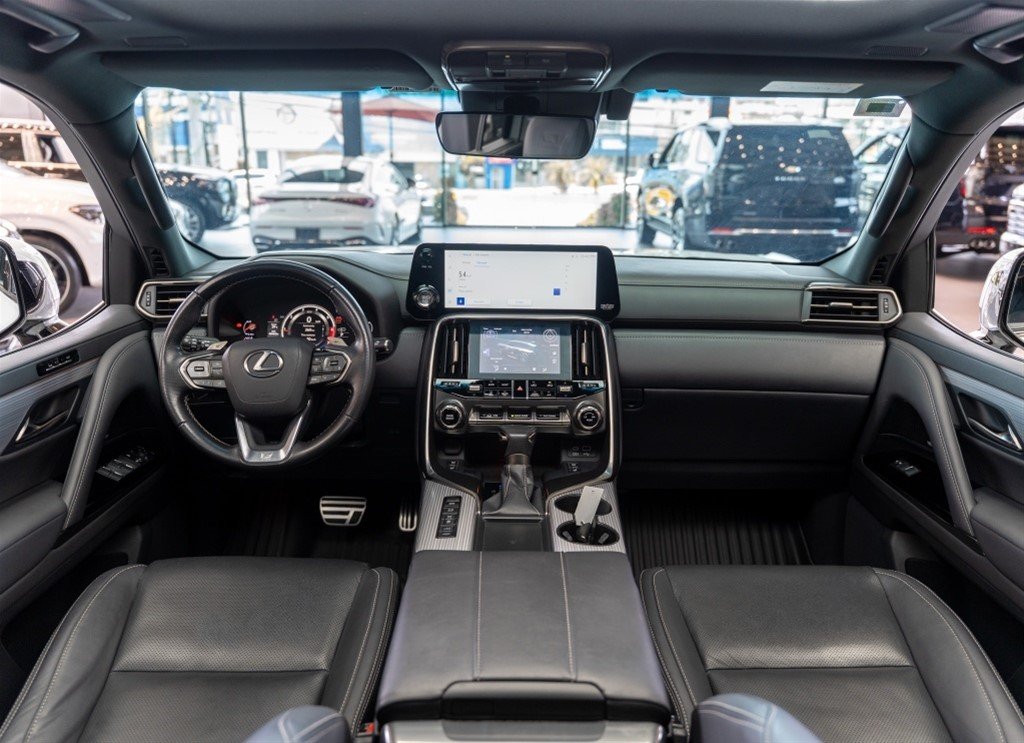 Lexus LX 600 Sport — foto 4