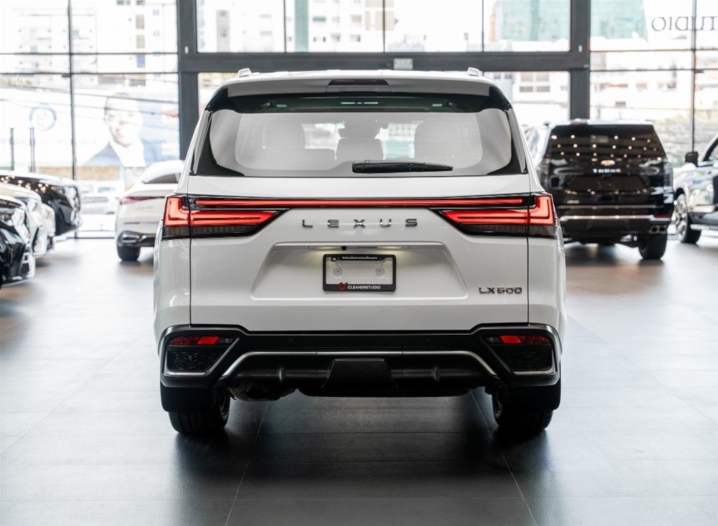Lexus LX 600 Sport — foto 9