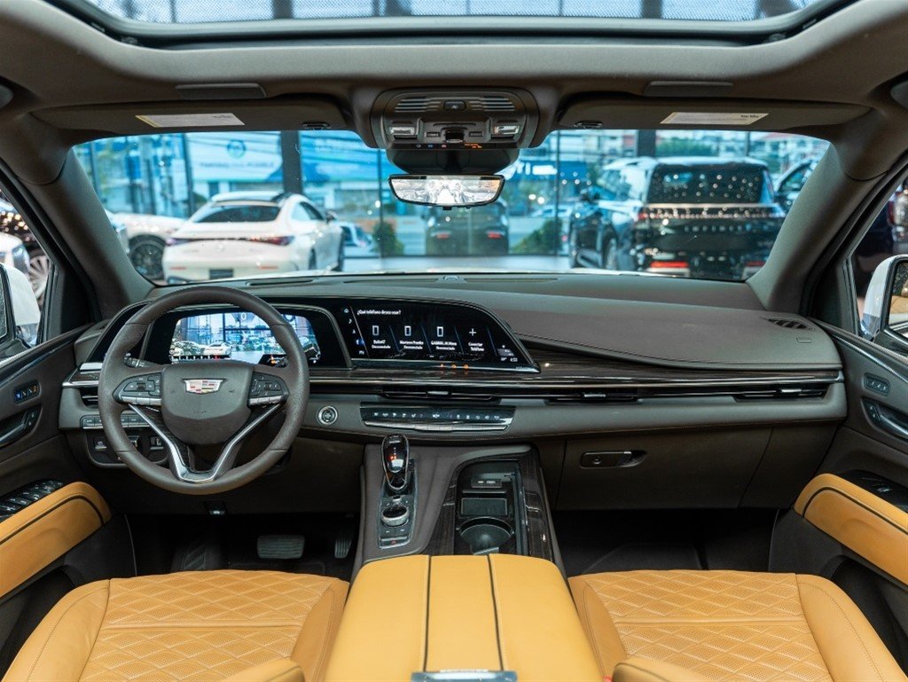 Cadillac Escalade Luxury Short — foto 4