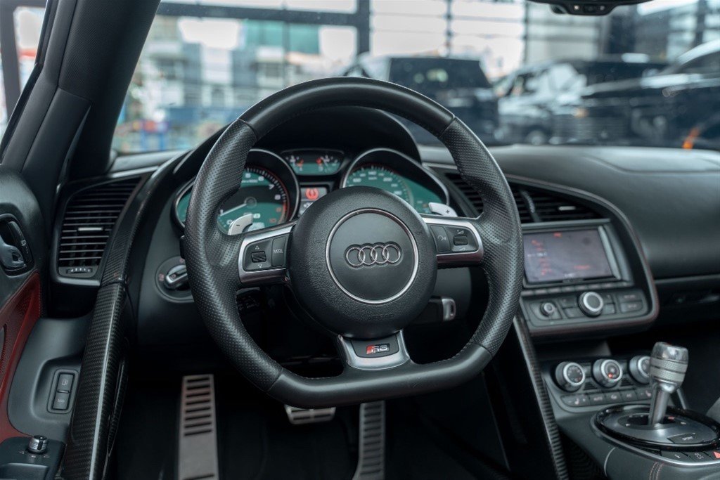 Audi R8 V10 Spyder — foto 9
