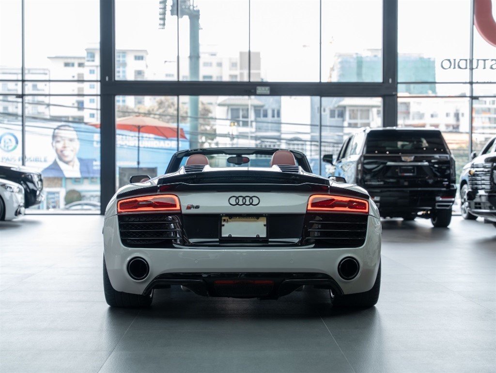 Audi R8 V10 Spyder — foto 12