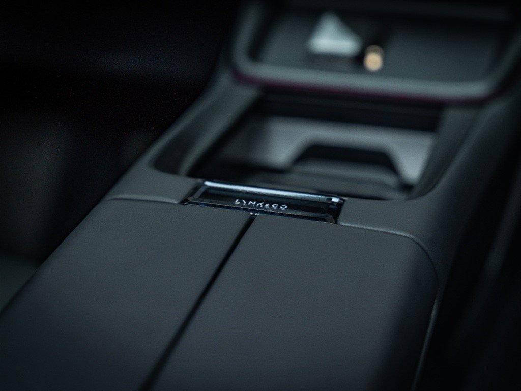 Lynk CO 08 PHEV — foto 8