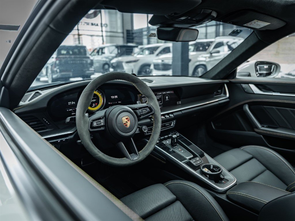 Porsche 911 Turbo S — foto 12