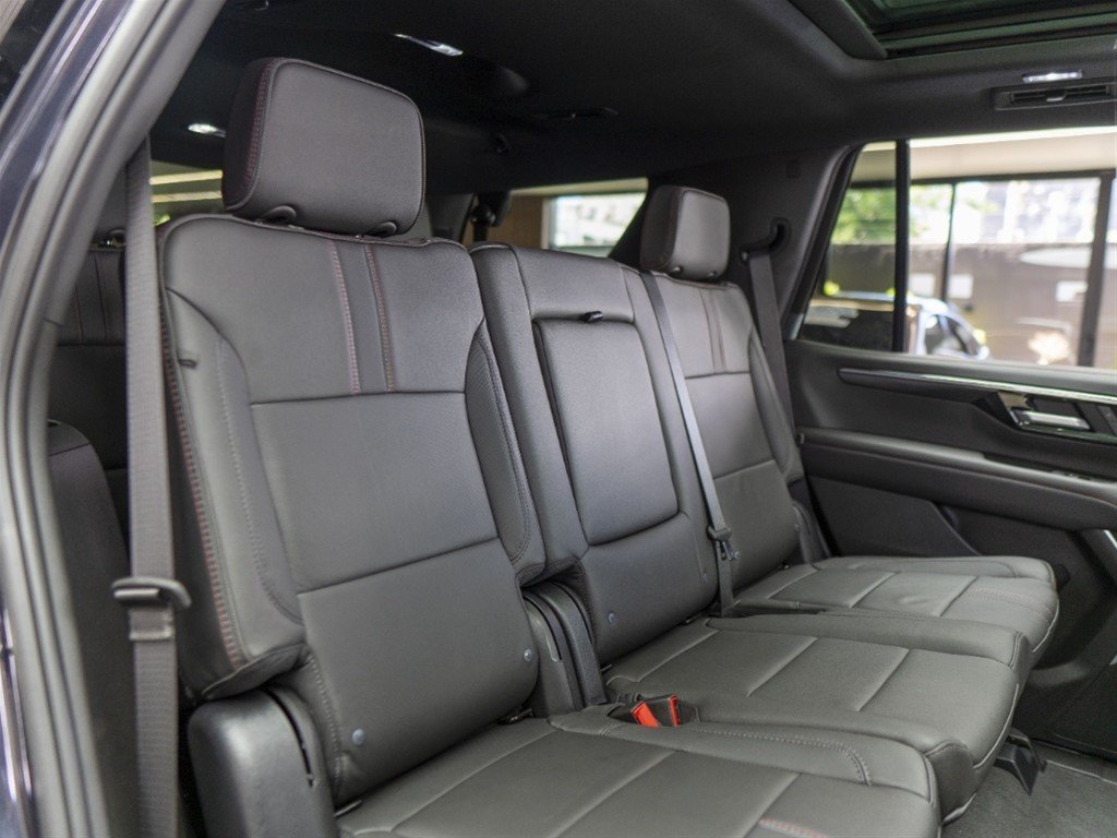 Chevrolet Tahoe RST — foto 8